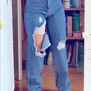 🥰🤍perfect blue loose/baggy ripped jeans.